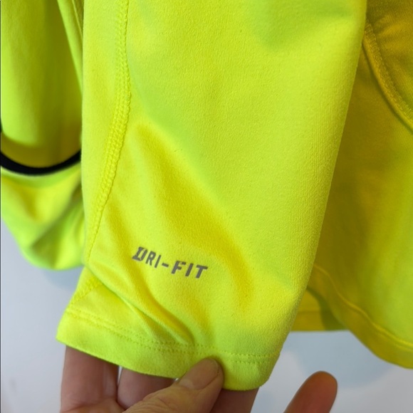 Nike Women's Neon Yellow Running Hoodie - Medium - Picture 5 of 7